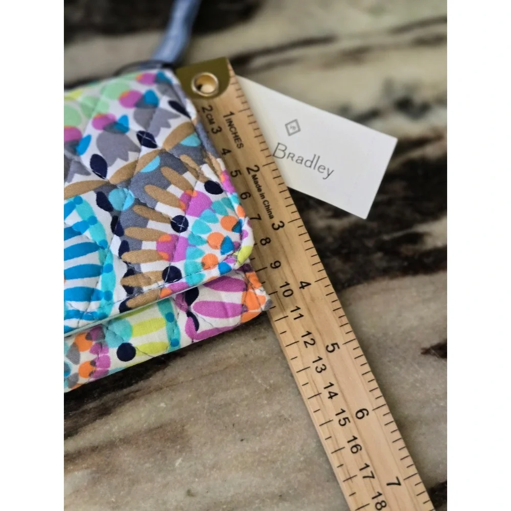 Vera Bradley Sunny Medallion RFID Smartphone Wristlet Wallet 26324-12657 NEW